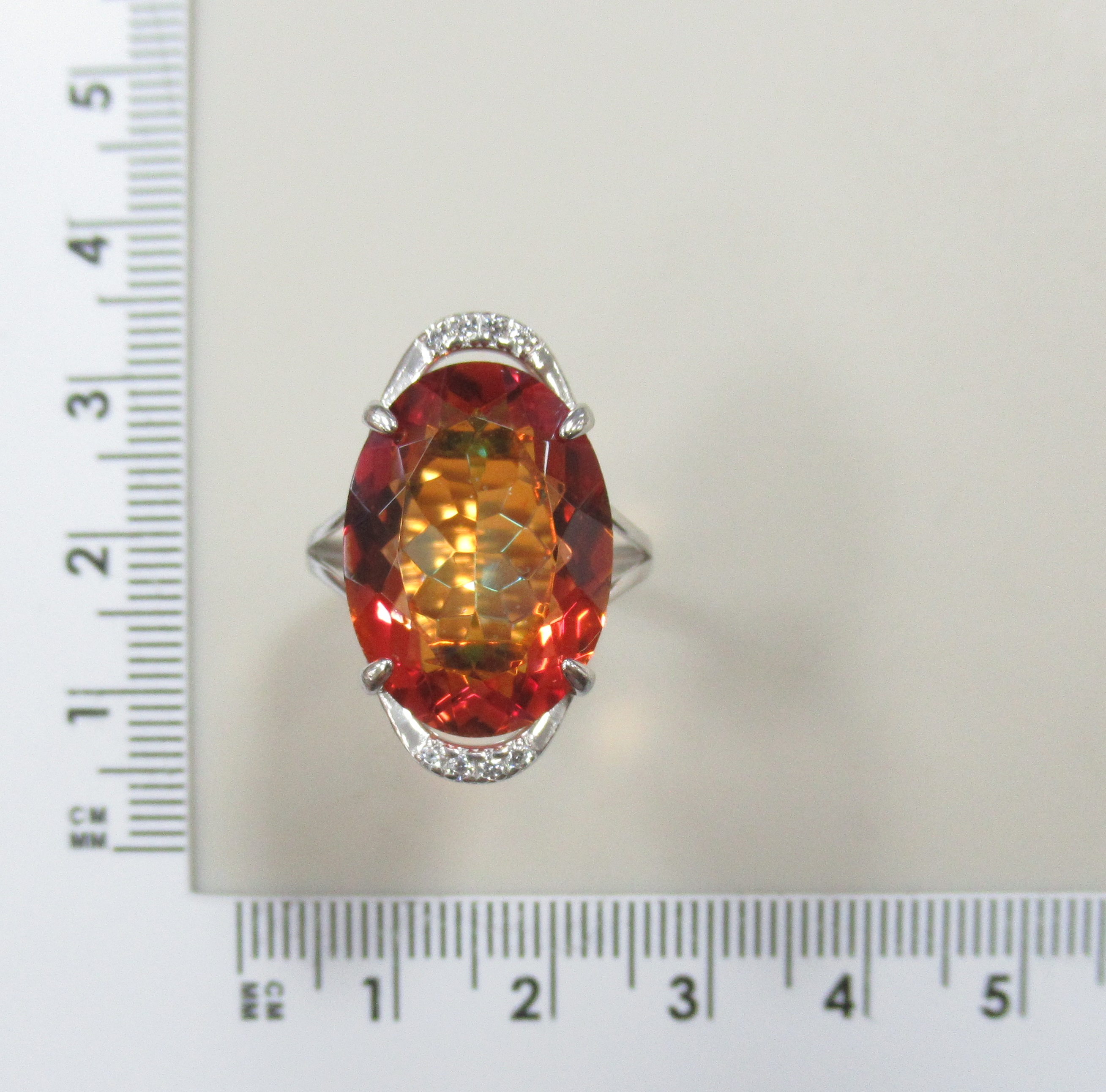 Серебряное кольцо с оранжевым горным хрусталем